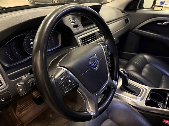 Volvo XC70 12 of 22