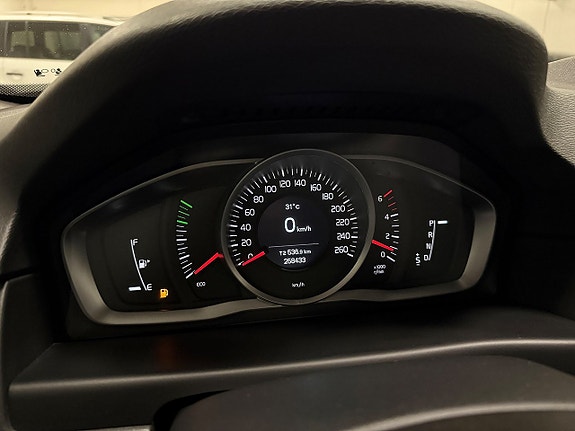 Volvo XC70 15 of 22