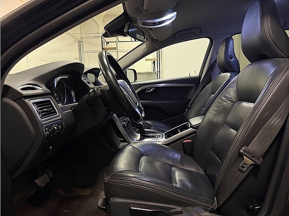 Volvo XC70 3 of 5