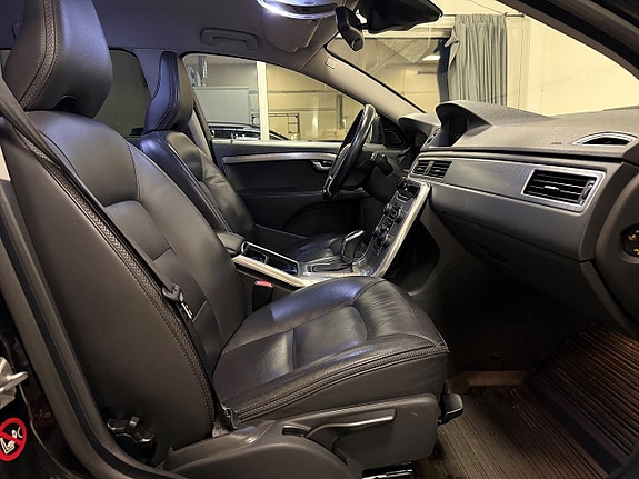 Volvo XC70 4 of 22