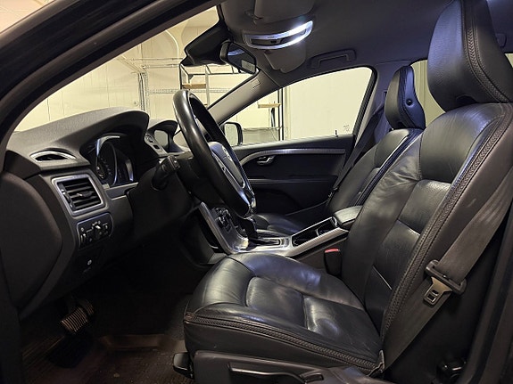 Volvo XC70 3 of 22