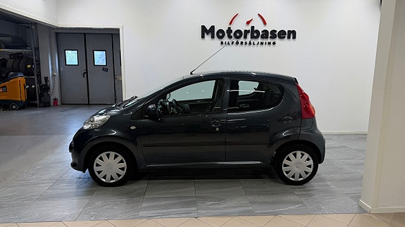 Peugeot 107 2 of 5