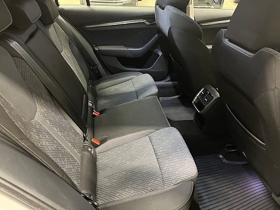 Skoda Octavia 8 of 16