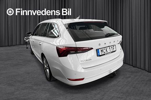 Skoda Octavia 2 of 5