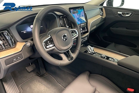 Volvo XC60 3 of 8