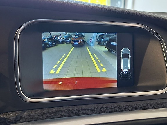 Volvo V40 13 of 14