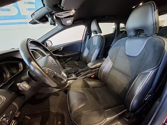 Volvo V40 6 of 14