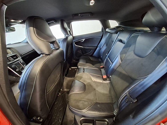 Volvo V40 7 of 14