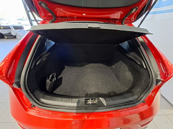 Volvo V40 9 of 14