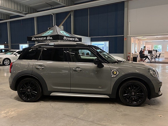 MINI Countryman Cooper SE 2 of 5