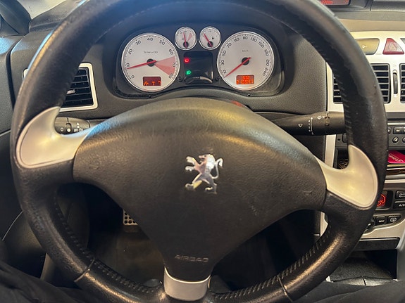 Peugeot 307 CC 11 of 13
