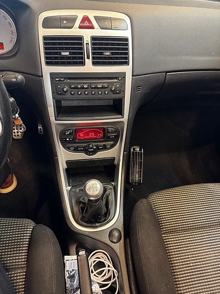 Peugeot 307 CC 12 of 13