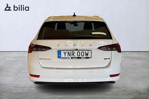 Skoda Octavia 3 of 5