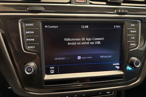 Volkswagen Tiguan 18 of 23