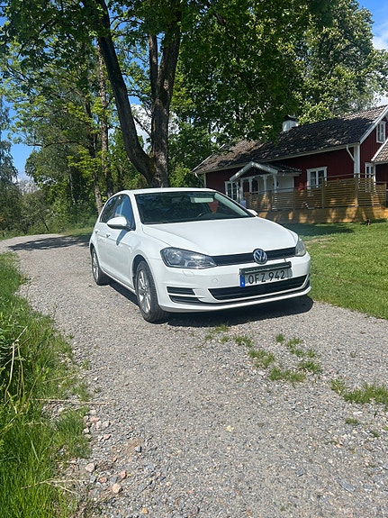 Volkswagen Golf VII 2 of 5
