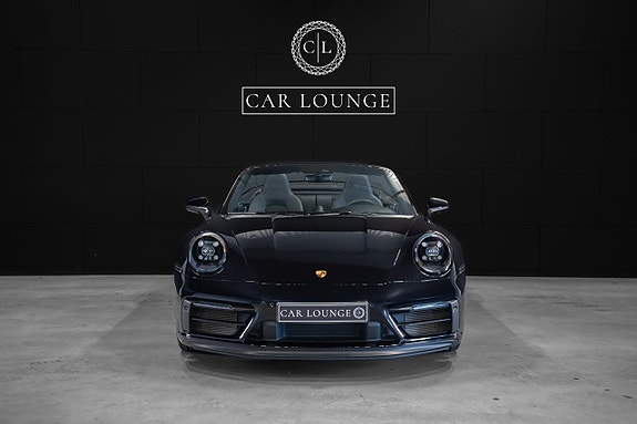 Porsche 911 Carrera GTS 7 of 19