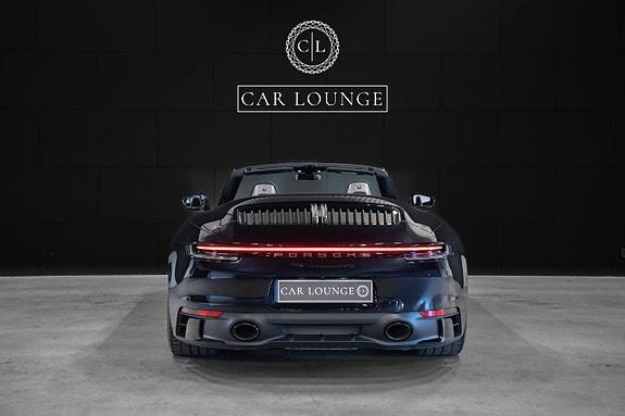 Porsche 911 4 of 5