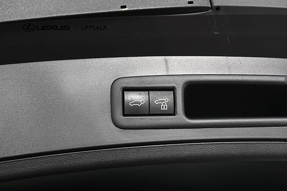Lexus UX250h 11 of 21
