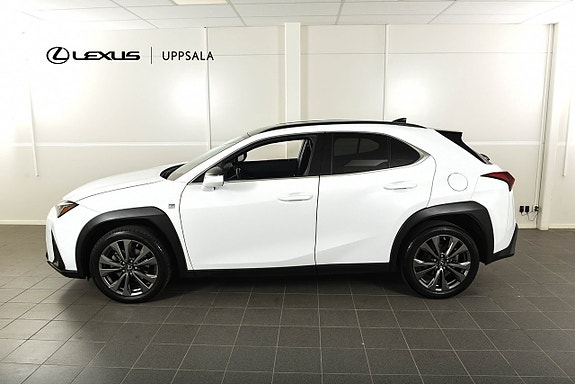 Lexus UX250h 2 of 21
