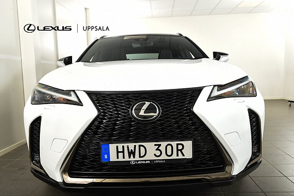 Lexus UX250h 4 of 21