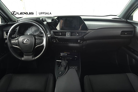 Lexus UX250h 8 of 21