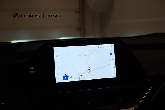 Lexus UX250h 17 of 21