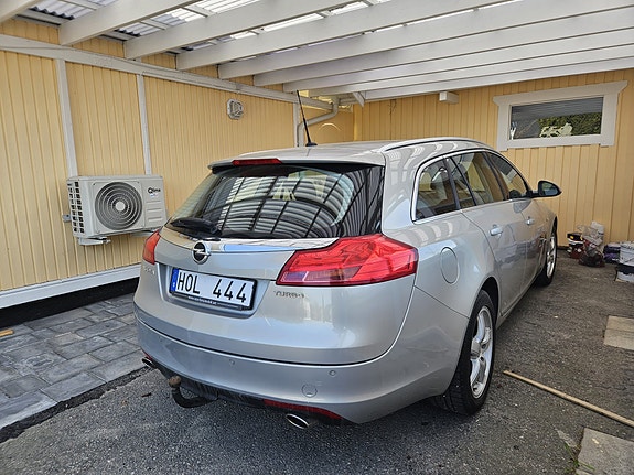 Opel Insignia 2 of 5