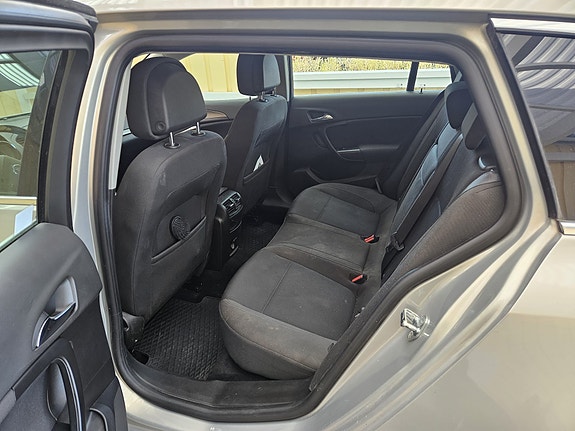 Opel Insignia 3 of 5