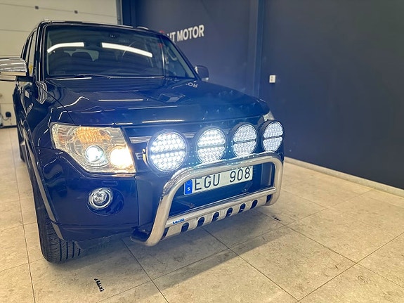 Mitsubishi Pajero 3 of 20