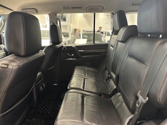 Mitsubishi Pajero 19 of 20