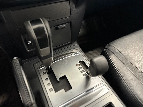 Mitsubishi Pajero 17 of 20