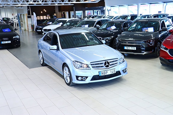 Mercedes-Benz C180 3 of 5