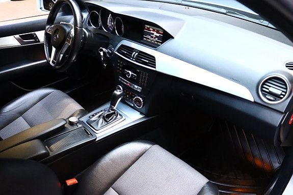 Mercedes-Benz C180 21 of 30