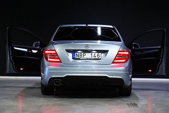 Mercedes-Benz C180 10 of 30