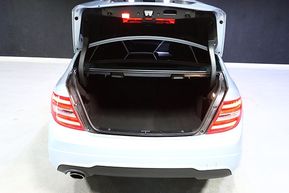 Mercedes-Benz C180 12 of 30