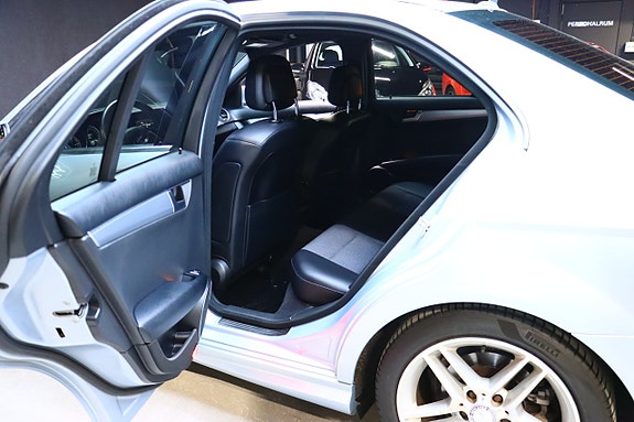 Mercedes-Benz C180 24 of 30