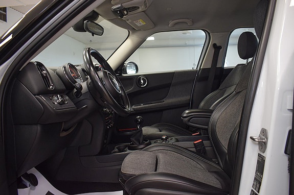 MINI Countryman Cooper 8 of 28