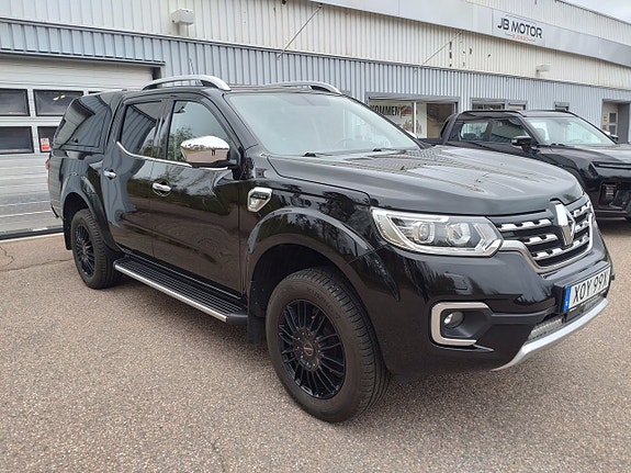 Renault Alaskan 3 of 5
