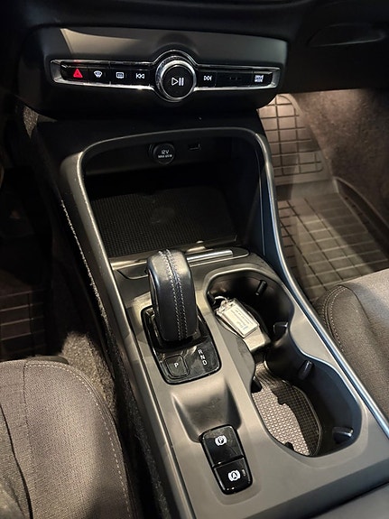 Volvo XC40 17 of 17