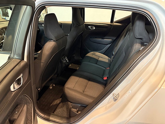 Volvo XC40 13 of 17