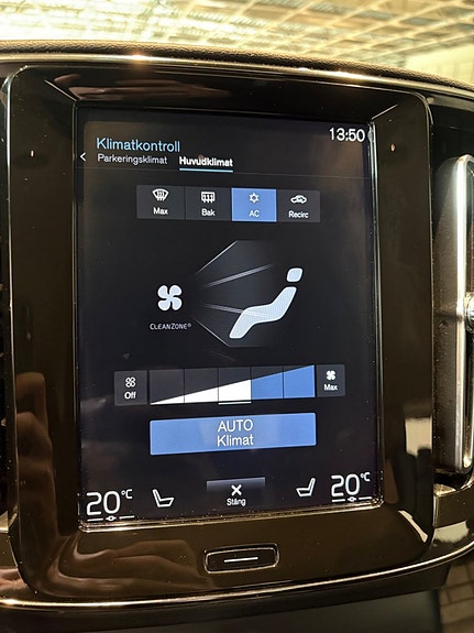 Volvo XC40 16 of 17