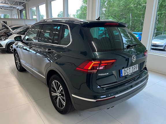 Volkswagen Tiguan 4 of 5