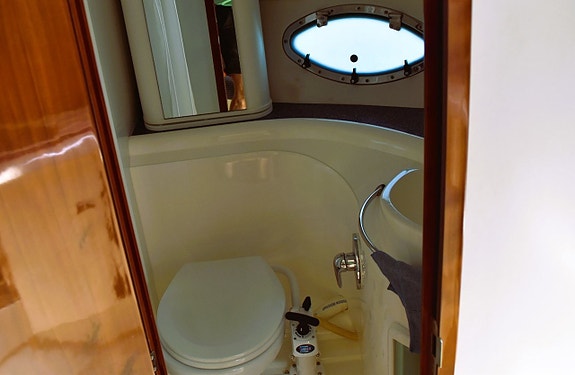 Fairline Targa 34 – Stil, kraft och komfort i perfekt harmon 24 of 26