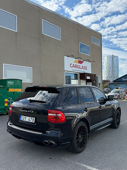 Porsche Cayenne GTS 3 of 5