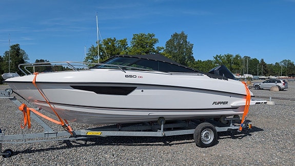 Flipper 650 DC -2021. Mercury 200 HK. Endast 64 gångtimmar.