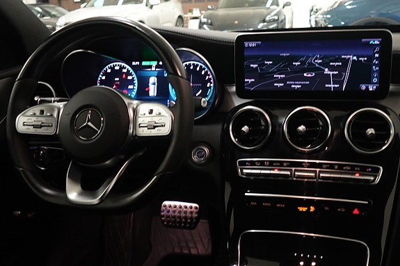 Mercedes-Benz C300 8 of 25