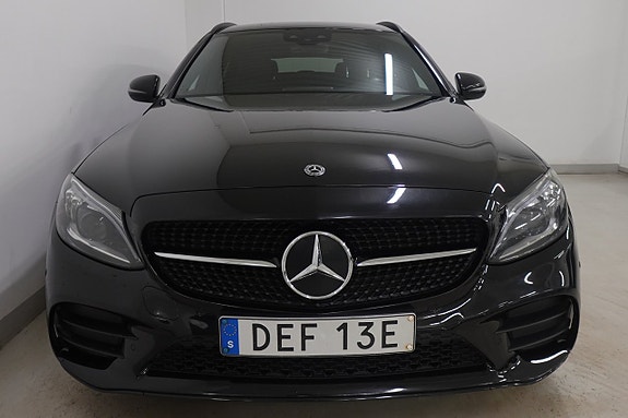 Mercedes-Benz C300 2 of 5