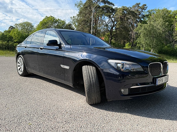 BMW ActiveHybrid 7 11 of 14