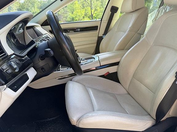 BMW ActiveHybrid 7 10 of 14
