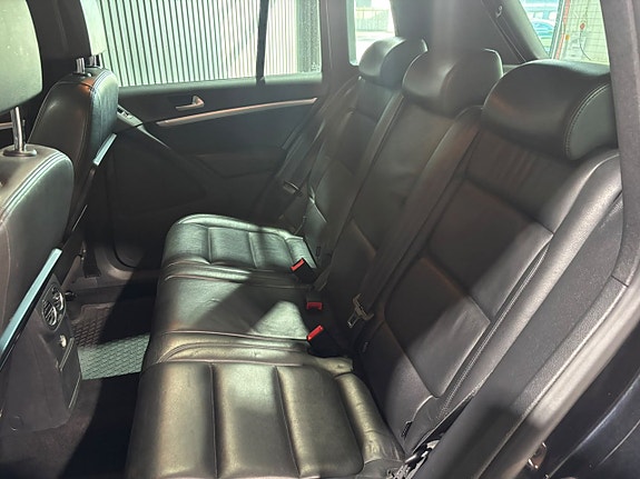 Volkswagen Tiguan 14 of 17